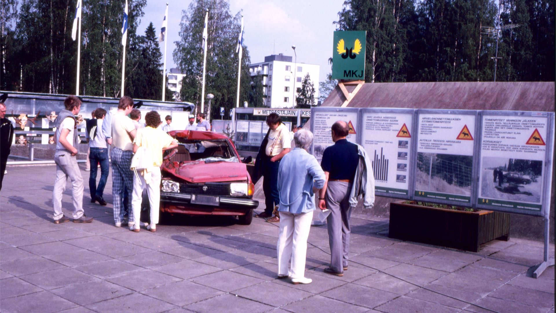 1980_Hirvikolarissa ollut auto Riihimäen erämessuilla 1986. Suomen metsästysmuseo, Esa Niemelä.jpg